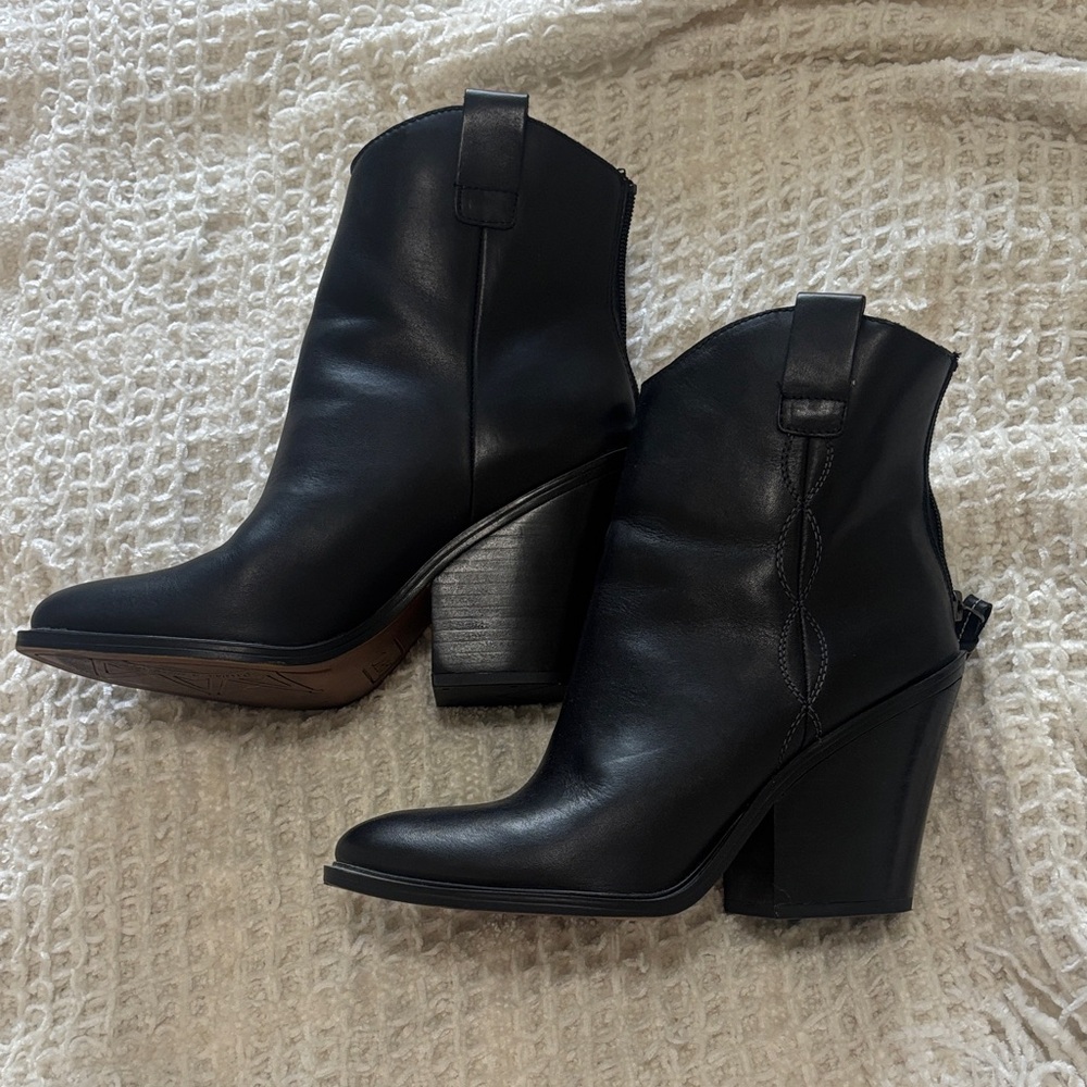 Franco Sarto Black Leather Ankle Boots with zipper